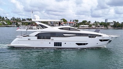 95' Azimut _ Drone-32