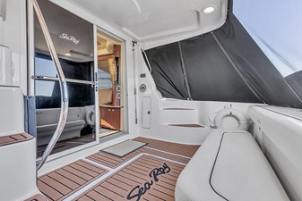 BEATS WORKIN' VI 11 Stbd Cockpit