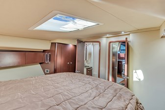 BEATS WORKIN' VI 30 Master Stateroom