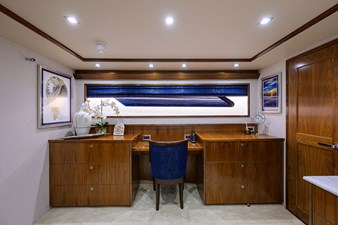 CHINA TIME 15 Master Stateroom