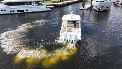 35 ft 2020 Boston Whaler 350 Realm, Yacht Kings 8 
