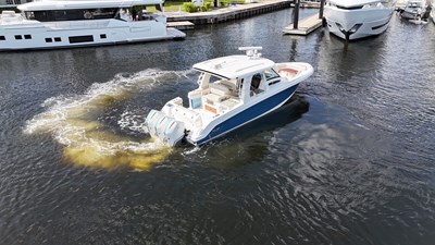 35 ft 2020 Boston Whaler 350 Realm, Yacht Kings 6 