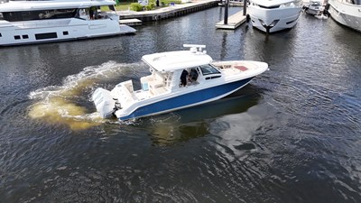 35 ft 2020 Boston Whaler 350 Realm, Yacht Kings 5 