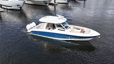 35 ft 2020 Boston Whaler 350 Realm, Yacht Kings 3 