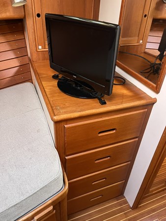 V berth storage