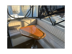 LIO KAI 5 Helm area seating