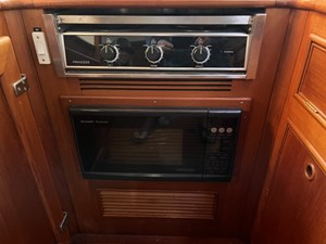LIO KAI 19 Microwave