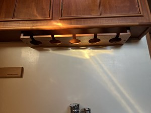 LIO KAI 23 Wine glass holder