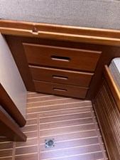 LIO KAI 26 V berth drawers
