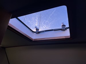 LIO KAI 35 Forward hatch