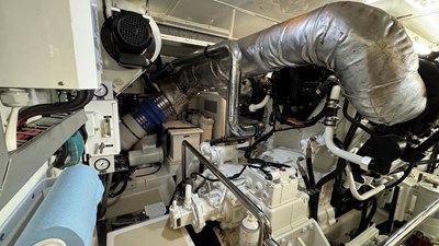 Show Pony 32 2010 Marlow 78e- SHOW PONY- Engine Room