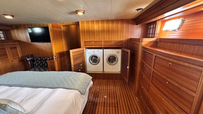 Show Pony 16 2010 Marlow 78e- SHOW PONY-Master Stateroom
