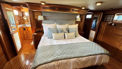 Show Pony 14 2010 Marlow 78e- SHOW PONY-Master Stateroom