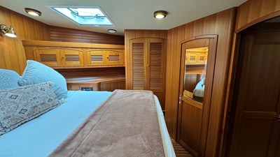 Show Pony 19 2010 Marlow 78e- SHOW PONY-VIP Stateroom