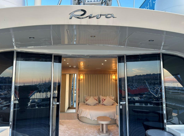 Riva 115 athena exterior