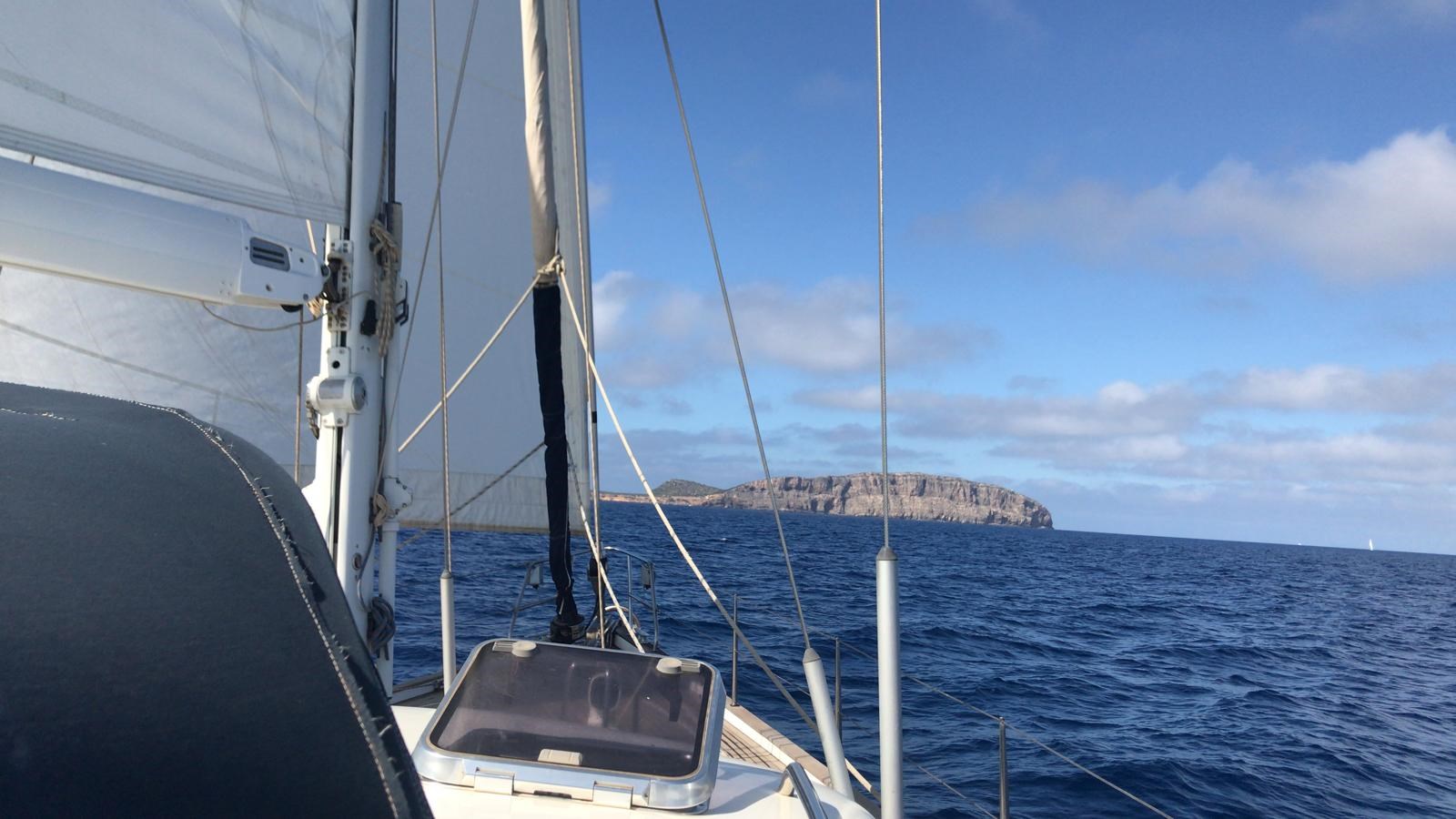 PHOTOS OF MAZU 42 YACHT FOR SALE