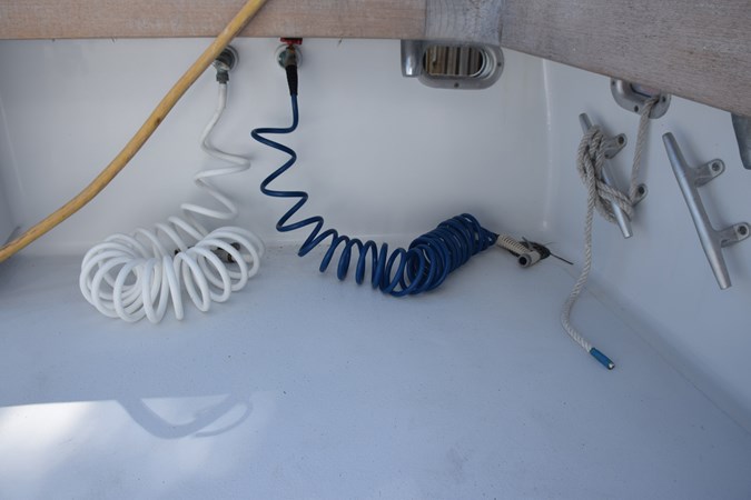 Cockpit washdown hoses  