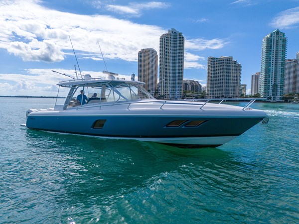 40' Intrepid _ Drone-7