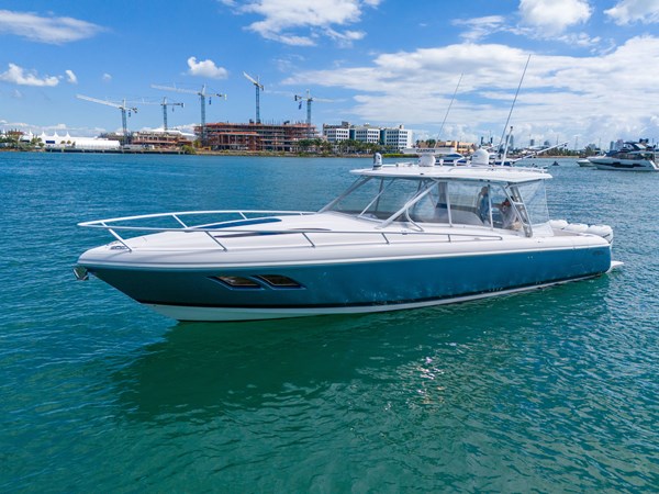 40' Intrepid _ Drone-17