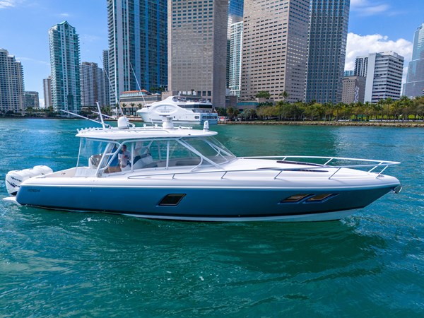 40' Intrepid _ Drone-31