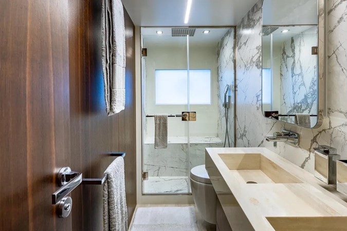 2023-astondoa-66-flybridge-power-9648912-20250107082755195-1_XLARGE Large