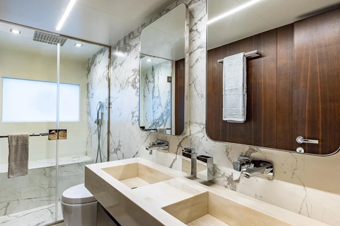 2023-astondoa-66-flybridge-power-9648912-20250107082802550-1_XLARGE Large