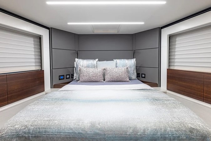 2023-astondoa-66-flybridge-power-9648912-20250107082806362-1_XLARGE Large