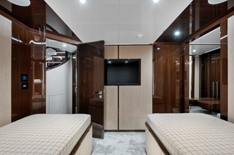 LAZZARA 100 UHV 23 Lower Deck Twin Guest Stateroom and Bath Aft