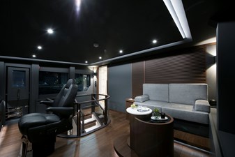 LAZZARA 100 UHV 27 Bridge Seating Area Looking To Starboard