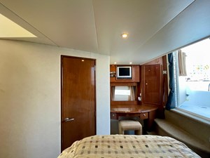2007 Carver 43 Motor Yacht 24 