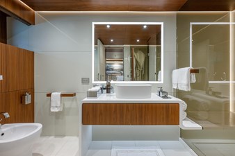 UTOPIA IV 33 Twin Ensuite