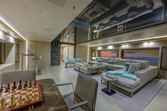 UTOPIA IV 35 Skylounge