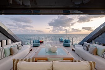 UTOPIA IV 48 Beachclub Looking Aft