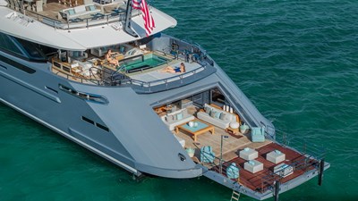 UTOPIA IV 49 Beachclub Aerial View