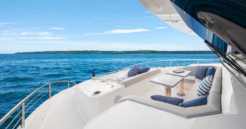 Horizon FD80 Hull 17 spacious forward deck with seating.