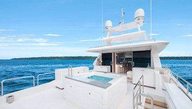 Horizon FD80-617 / AVAILABLE  FLIBS 2025 5 Horizon FD80 Hull 17 large boat deck.