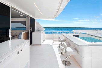 Horizon FD80-617 / AVAILABLE  FLIBS 2025 7 Horizon FD80 Hull 17 large deck storage. 