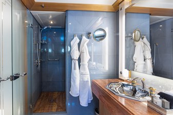 VIBRANCE 28 VIBRANCE 2004 AMELS  Motor Yacht Yacht MLS #442165 28