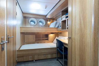 VIBRANCE 39 VIBRANCE 2004 AMELS  Motor Yacht Yacht MLS #442165 39