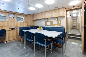 VIBRANCE 37 VIBRANCE 2004 AMELS  Motor Yacht Yacht MLS #442165 37