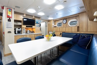 VIBRANCE 38 VIBRANCE 2004 AMELS  Motor Yacht Yacht MLS #442165 38