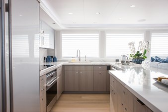 HANNAH 18 Galley