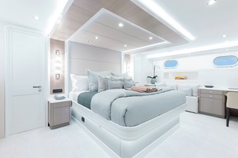 HANNAH 27 Master Stateroom