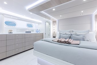 HANNAH 28 Master Stateroom