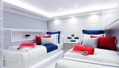 HANNAH 37 Guest Stateroom - starboard