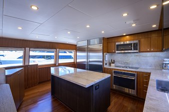 RISK TAKER 11 Galley