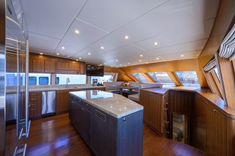 RISK TAKER 12 Galley