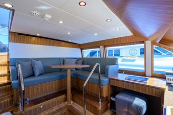 RISK TAKER 16 Pilothouse - Settee