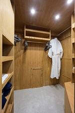 RISK TAKER 26 Master Stateroom - Cedar Closet