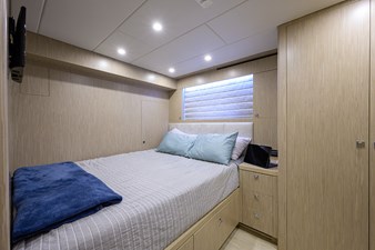 RISK TAKER 42 Captain's Cabin